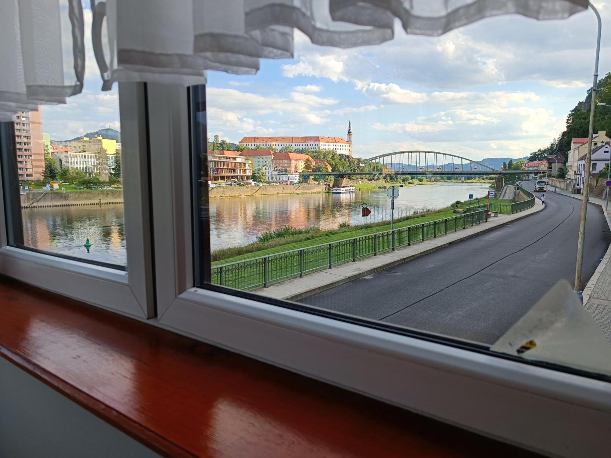 U Bocmana S Vyhledem Na Zamek A Labe Apartment เดชชิน ภายนอก รูปภาพ